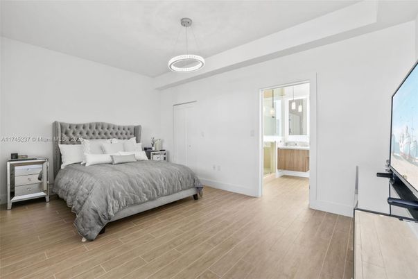 Bedroom, Interior, Pendant Lights, Wood Texture Flooring