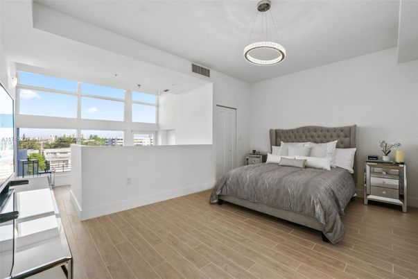 Bedroom, Interior, Pendant Lights, Wood Texture Flooring