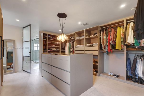 Interior, Pendant Lights, Recessed Lighting, Walk-in Closets