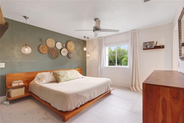 Bedroom, Interior, Pendant Lights
