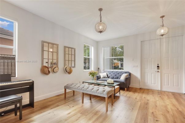 Interior, Pendant Lights, Wood Texture Flooring