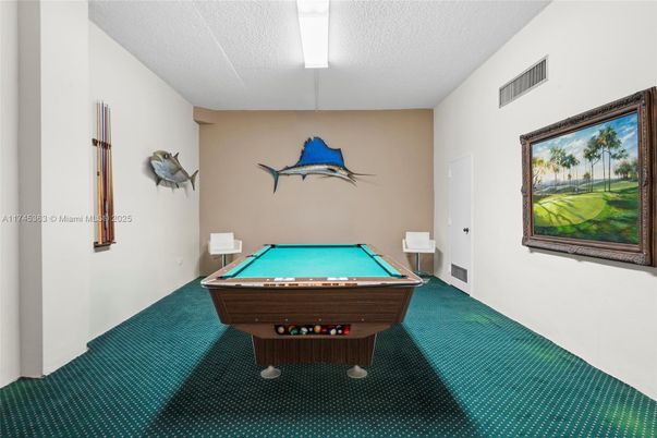 Billiard Table, Game Room, Interior