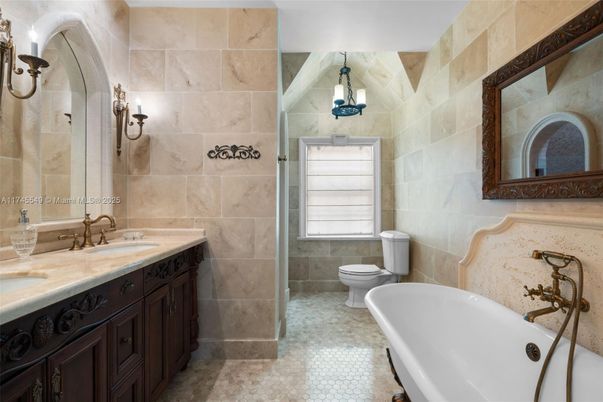 Bathroom, Dual Sink Vanities, Free Standing Baths, Interior