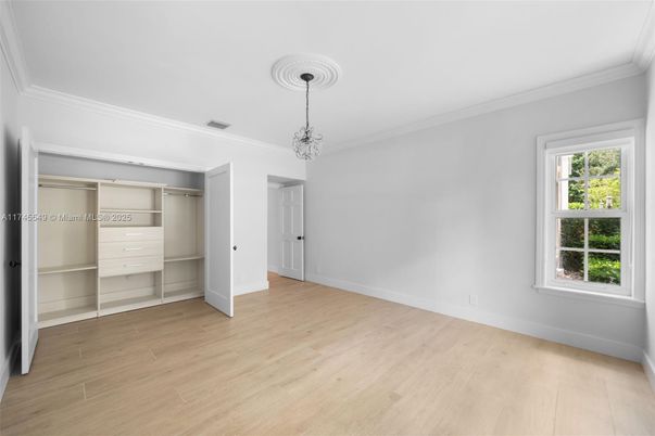 Chandelier, Empty room, Interior, Wood Texture Flooring