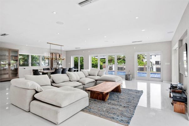 Dining room, Interior, Kitchen, Living room, Pendant Lights, Recessed Lighting