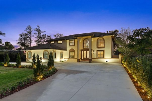 Backyard, Exterior, Facade, French Provincial