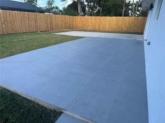 Backyard, Exterior