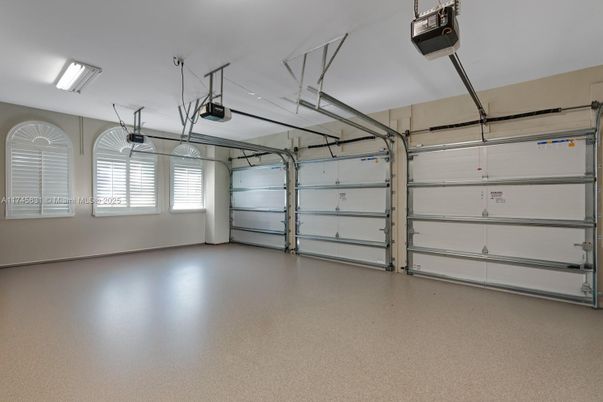 Garage, Interior