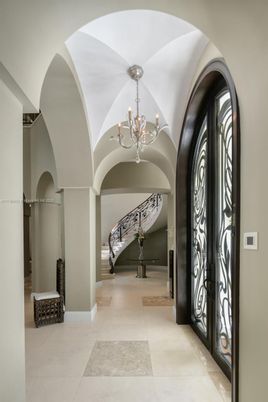 Chandelier, Interior