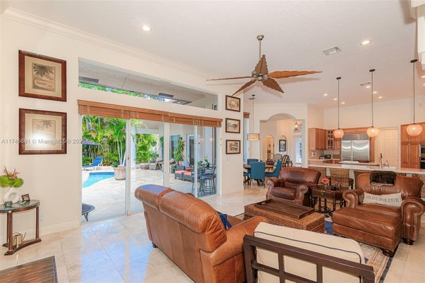 Dining room, Interior, Kitchen, Living room, Pendant Lights, Recessed Lighting, Stainless Steel Appliances