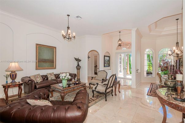 Chandelier, Interior, Living room, Pendant Lights