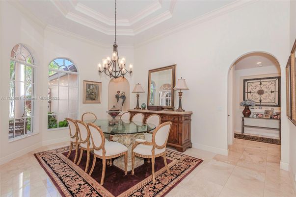 Chandelier, Dining room, Interior