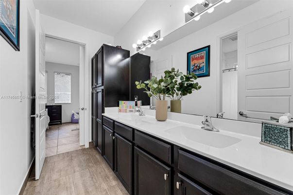 Bathroom, Dual Sink Vanities, Interior