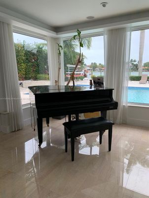 Interior, Piano, Recessed Lighting