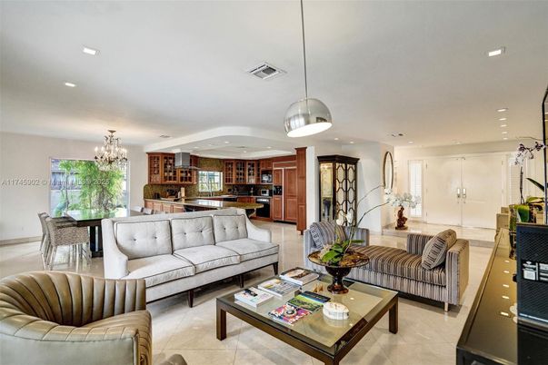 Chandelier, Dining room, Interior, Kitchen, Living room, Pendant Lights, Recessed Lighting, Stainless Steel Appliances