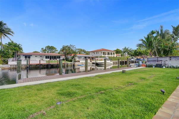 Backyard, Exterior, Lake