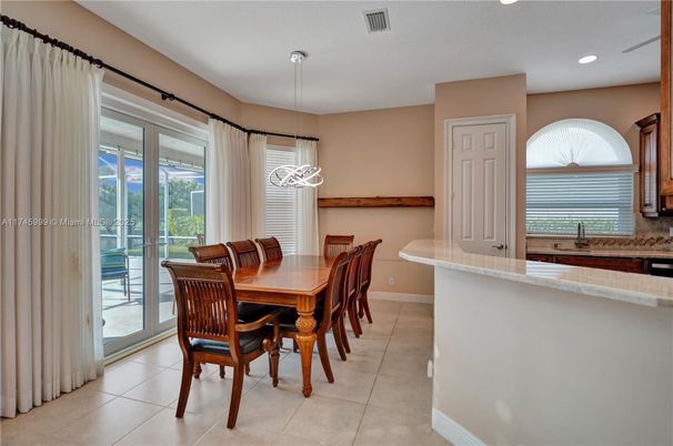 Dining room, Interior, Pendant Lights, Recessed Lighting