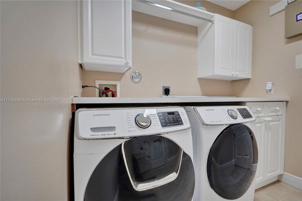 Interior, Washer