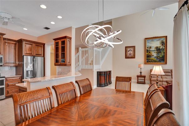 Dining room, Interior, Kitchen, Pendant Lights, Recessed Lighting, Stainless Steel Appliances
