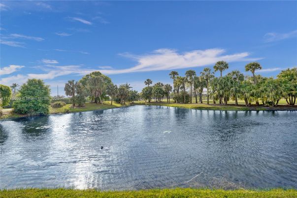 Exterior, Lake