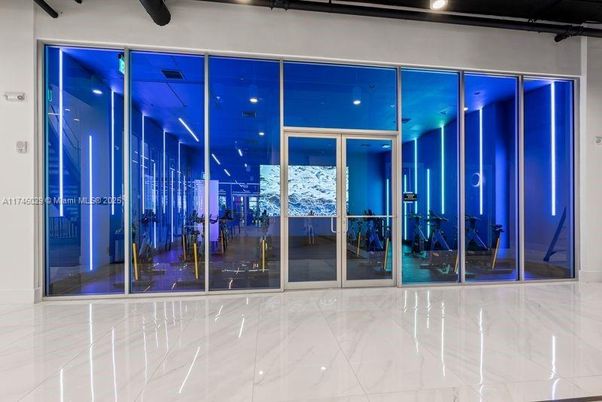 Empty room, Interior, Marble, Recessed Lighting