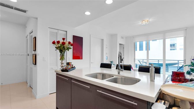 Interior, Kitchen, Recessed Lighting, Water