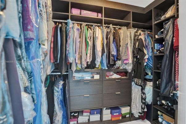 Interior, Walk-in Closets