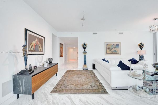 Interior, Living room, Marble, Pendant Lights, Recessed Lighting
