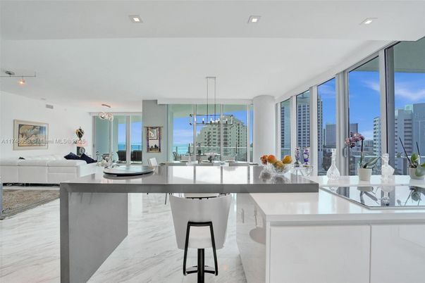 Interior, Kitchen, Living room, Marble, Pendant Lights, Recessed Lighting