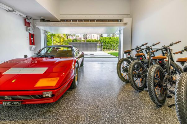 Garage, Interior