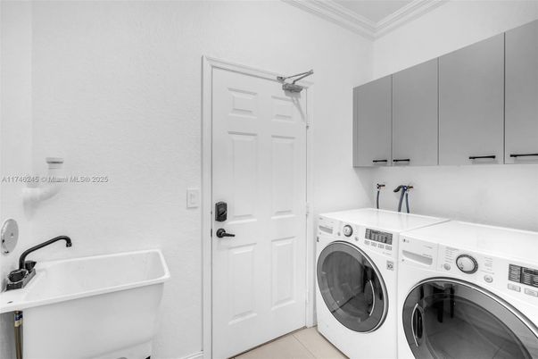 Interior, Washer