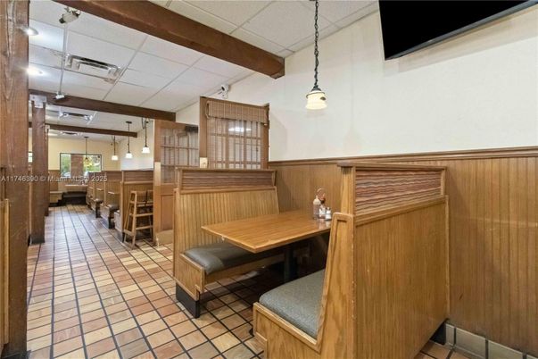 Interior, Pendant Lights, Wooden Beams, Wooden Walls