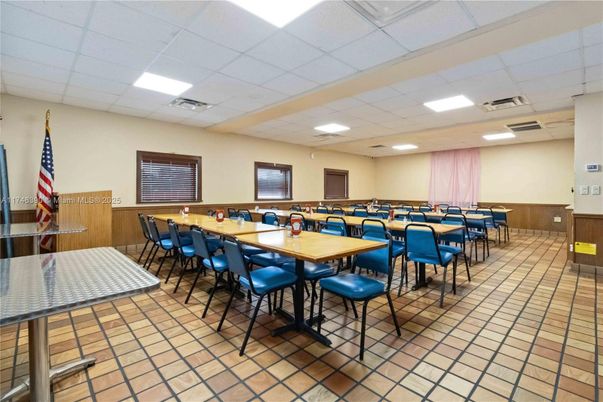 Dining room, Interior, Recessed Lighting