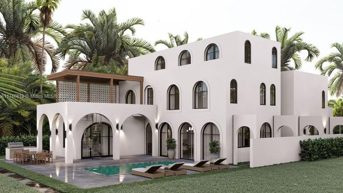 Exterior, Facade, Pool, Spanish Mediterranean