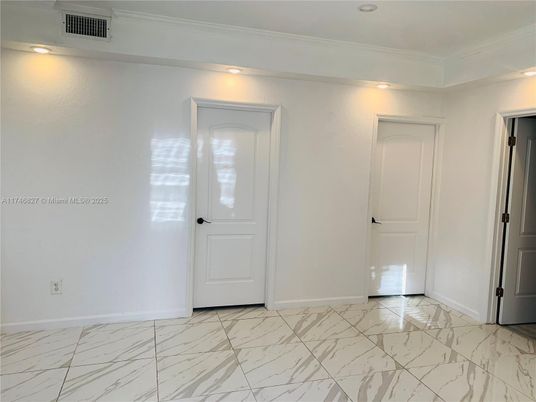 Empty room, Interior, Marble, Recessed Lighting