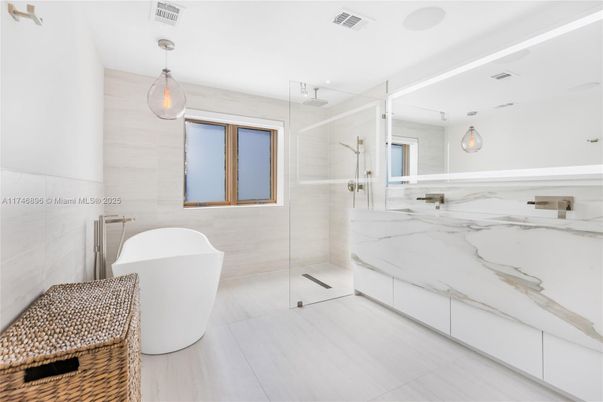 Bathroom, Free Standing Baths, Glass Shower, Interior, Marble Walls, Pendant Lights