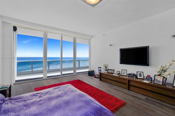 Bedroom, Interior, Water, Wood Texture Flooring
