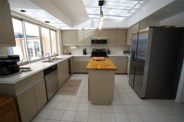 Interior, Kitchen, Pendant Lights, Stainless Steel Appliances