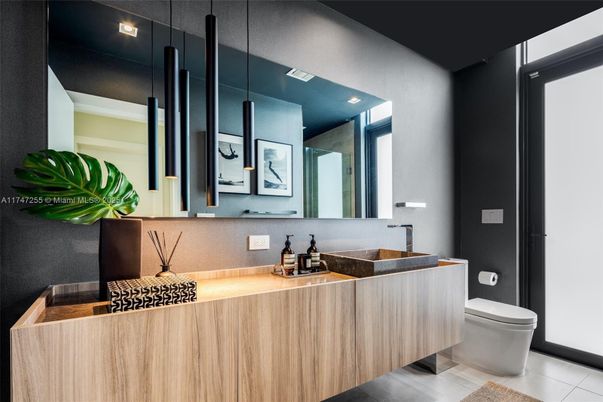 Bathroom, Interior, Recessed Lighting