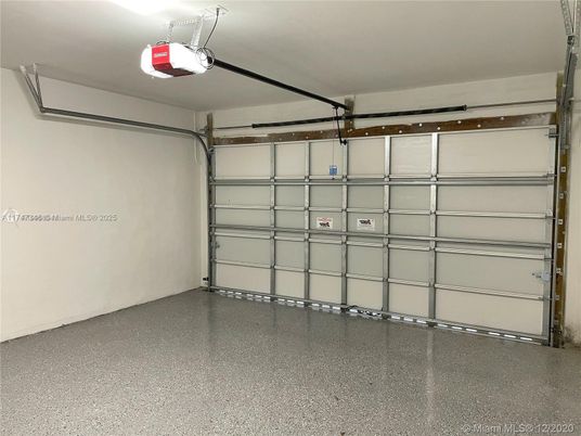 Garage, Interior