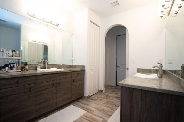 Bathroom, Dual Sink Vanities, Interior, Wood Texture Flooring