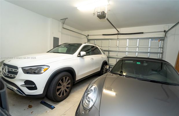 Garage, Interior