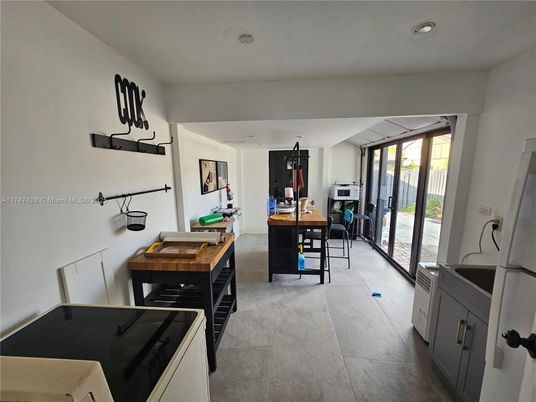 Dining room, Interior, Recessed Lighting