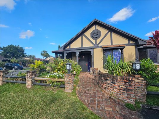 Exterior, Facade, Tudor Revival
