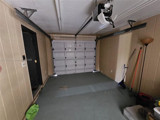 Garage, Interior