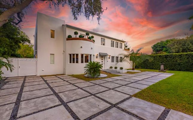 Backyard, Exterior, Facade, Spanish Mediterranean