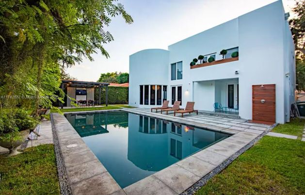 Backyard, Exterior, Pool