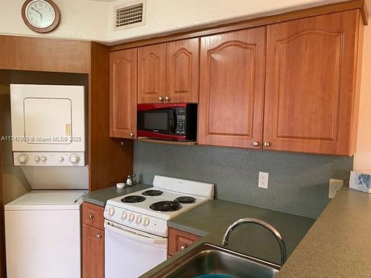 Interior, Kitchen, Washer