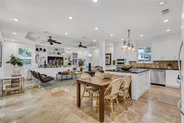 Dining room, Interior, Kitchen, Living room, Pendant Lights, Recessed Lighting, Stainless Steel Appliances