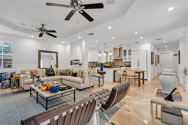 Dining room, Interior, Kitchen, Living room, Pendant Lights, Recessed Lighting, Stainless Steel Appliances